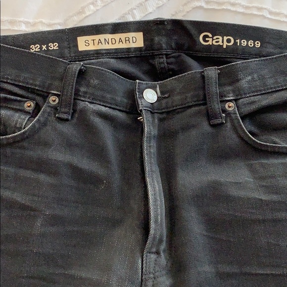 GAP || Black Standard Jeans 32 x 32 - Picture 2 of 3